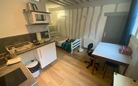 Petit studio ancien, cœur de Rouen